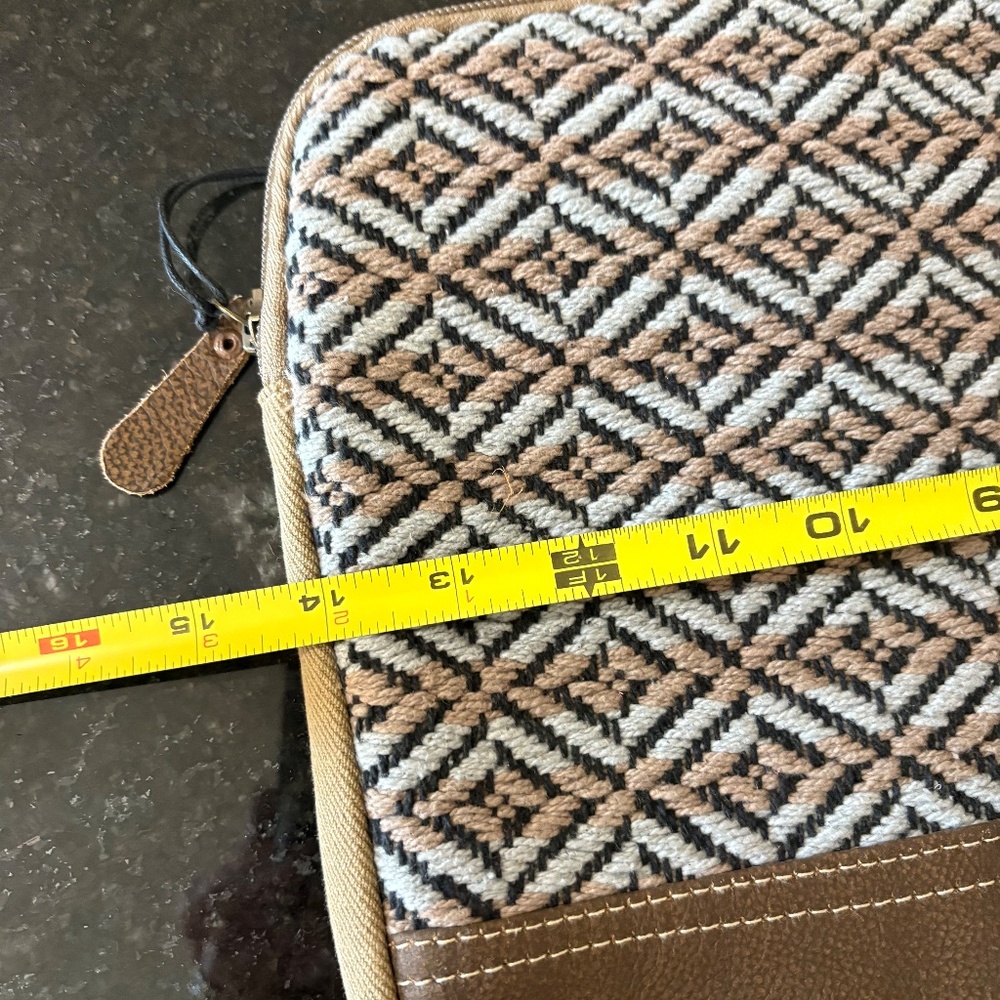 NEW Myra Rugged Life Laptop Sleeve - Picture 16 of 17